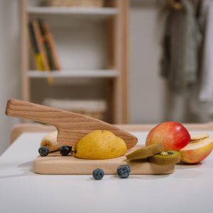 Chopping board with knife in a setting