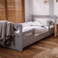 Montessori floor bed with lateral protection