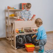 MIDI bookshelves and pine baskets and children