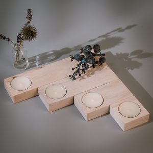 Wooden tealight holder set in WHITE laid out